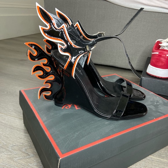 Flame heels - Picture 1 of 2
